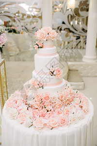 婚礼现场的蛋糕图片