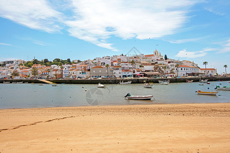 旅游的传统葡萄牙Algarve地区传统村庄Ferragudo的看法图片