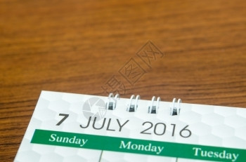 表格上的2016年7月关闭日历提醒夏天时间图片