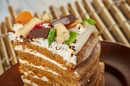 目的爱沙尼亚层蜂蜜蛋糕甜点关闭煮熟的配料图片