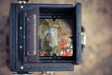 用模拟胶片制作的古老照相机美丽设计怀旧光学针孔背景图片