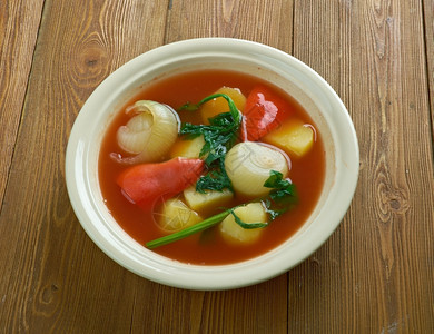 蔬菜以摩德纳风格的意大利汤调味品菠菜食物图片