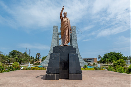 泛非主义之父加纳前总统克瓦梅恩库鲁马的雕像陵贝拉丘恩克鲁玛图片