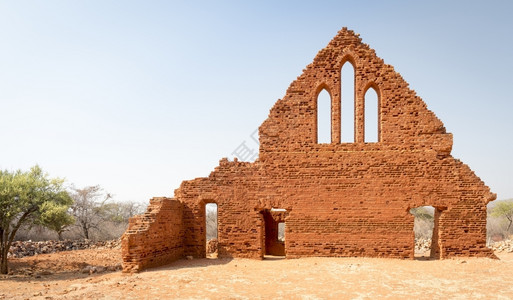 旅游砖块非洲博茨瓦纳农村用烤土砖建造的旧Palapye教堂废墟石头图片
