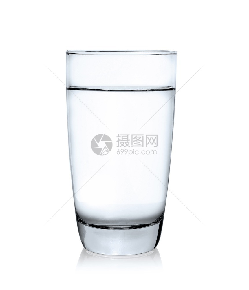满的白色背景隔开玻璃杯水清除渴图片