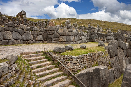 萨克赛华曼秘鲁库斯科附近SacsayhuamanInca石工旅游墙壁图片