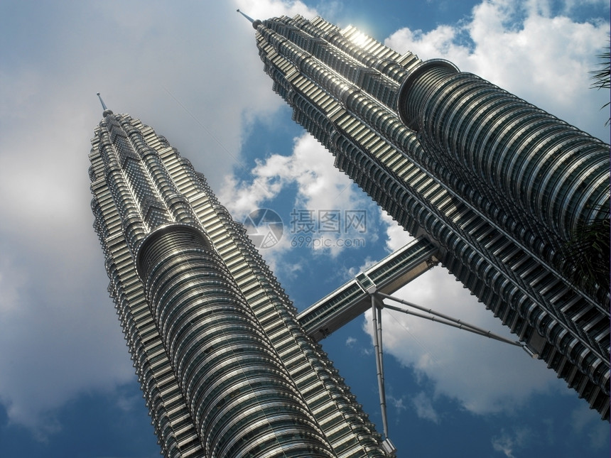 马来西亚吉隆坡的Petronas双子塔现代结构架马来西亚吉隆坡摩天大楼瓜拉地标图片