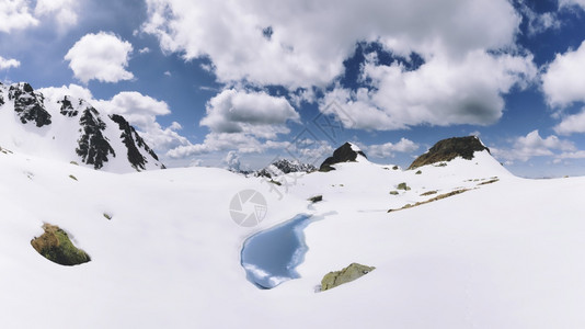 雪山冰川融化图片