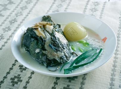 吃鲶鱼玉米浓汤鲶鱼辣辛的美食背景图片