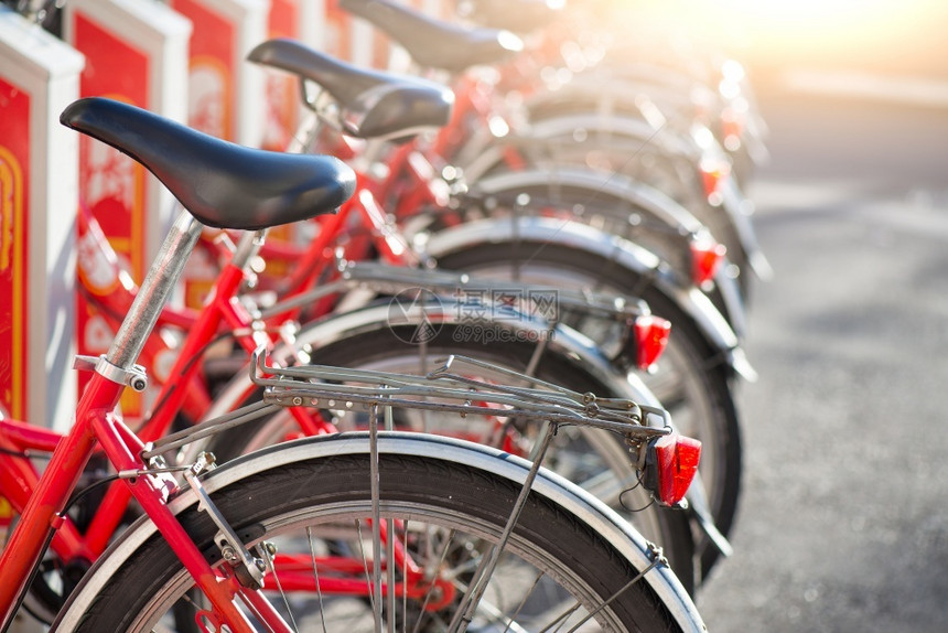 旅行街道分享市内常用的自行车图片