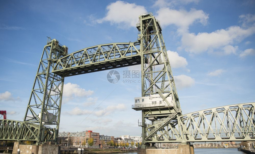 天际线鹿特丹的老铁路桥鹿特丹的旧铁路网桥荷兰不朽的图片