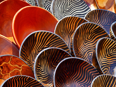 手制木头碗从非洲土著树木的上雕刻出来非洲人抛光艺术图片