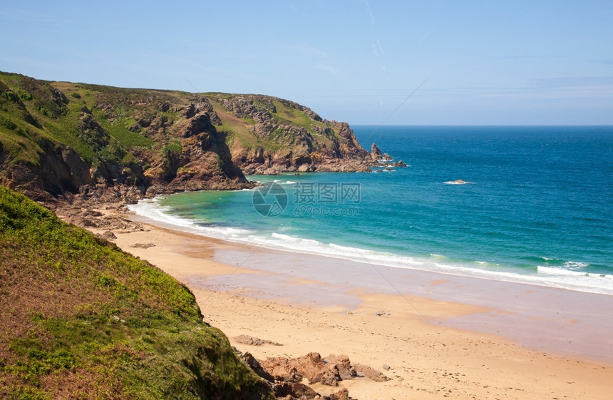 英国纽泽西岛在吉利海峡的克夫斯和海滩以及泽西岛的海滩旅游蓝色图片