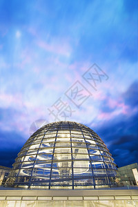 柏林国际电影节目的地柏林德国图片编号25发布信息未日期拍摄206年5月柏林德国黄昏时分的会大厦圆顶外观首都背景