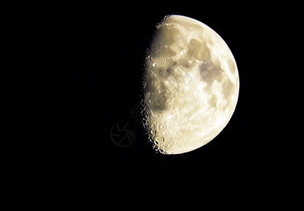 夜空中的月亮特写图片