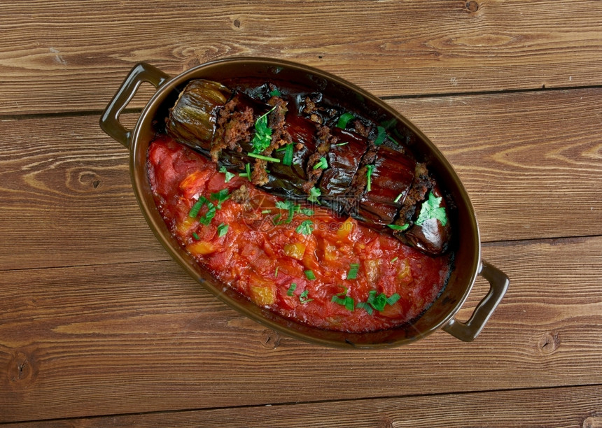素食主义者UrfaPatlcan烤肉串Belikrk土耳其酿茄子晚餐钟图片
