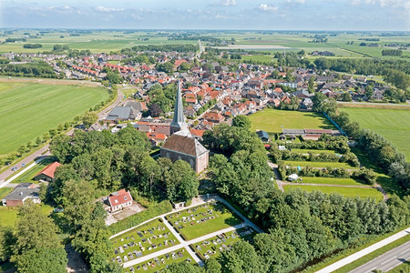 屋来自荷兰弗里斯Holwerd村的空中飞机农荷兰语图片