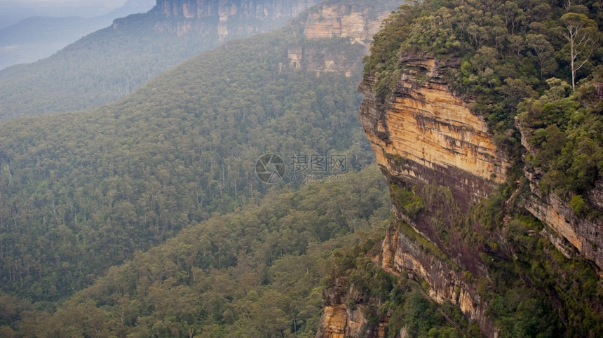 威尔士风景优美位于悉尼附近的澳大利亚蓝山具有深峡谷和岩石面貌特征图片