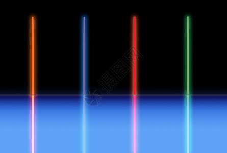 黑色背景的红绿和蓝亮紫色荧光垂直灯线条凉爽的动态背景图片
