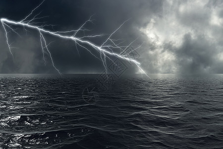景观海上的暴风天与闪电地平线强大的图片