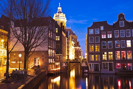 建筑学首都风景优美夜间从荷兰阿姆斯特丹到荷兰的城市风景图片