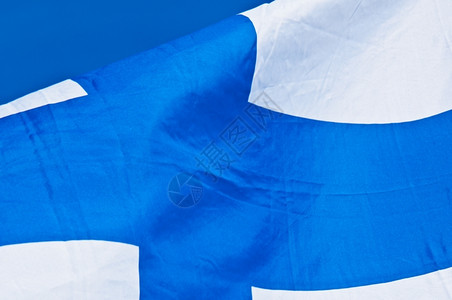 飘动的旗帜晴天北欧的在阳光明媚一天芬兰在风中飘动斯堪的纳维亚背景