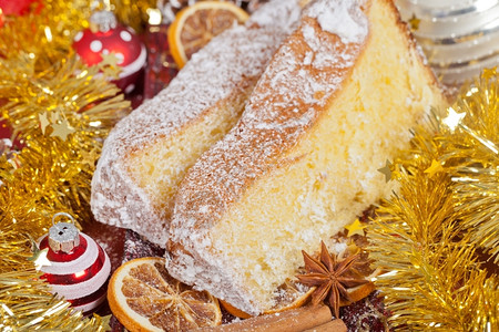 庆典假期球型的意大利兰地潘多罗圣诞节日蛋糕图片