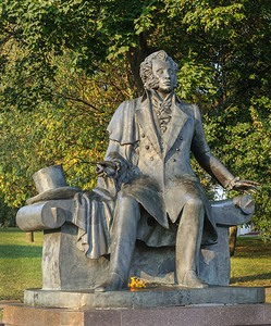 伟大的俄罗斯诗人亚历山大普希金在白俄罗斯明克的纪念碑青铜地标作者图片