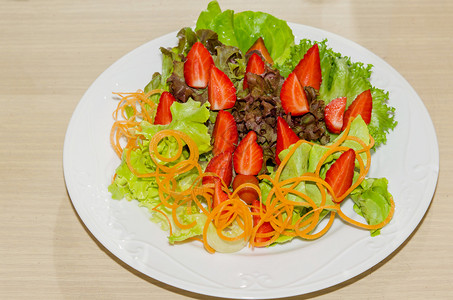 杏仁新鲜菠菜沙拉加草莓美食水果图片