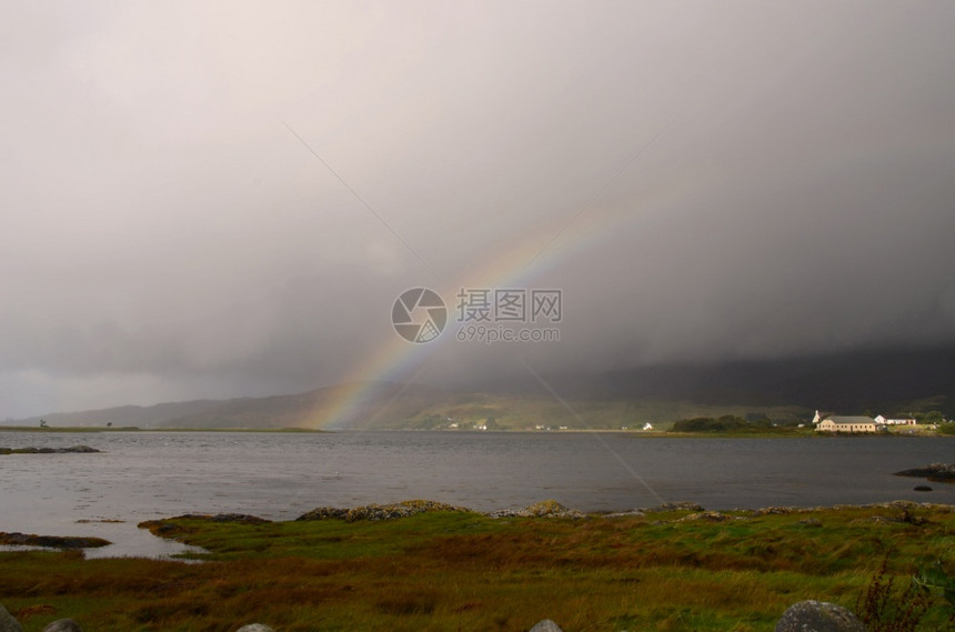 远足苏格兰美丽的海景风与惊人的彩虹内赫布里底群岛旅行图片