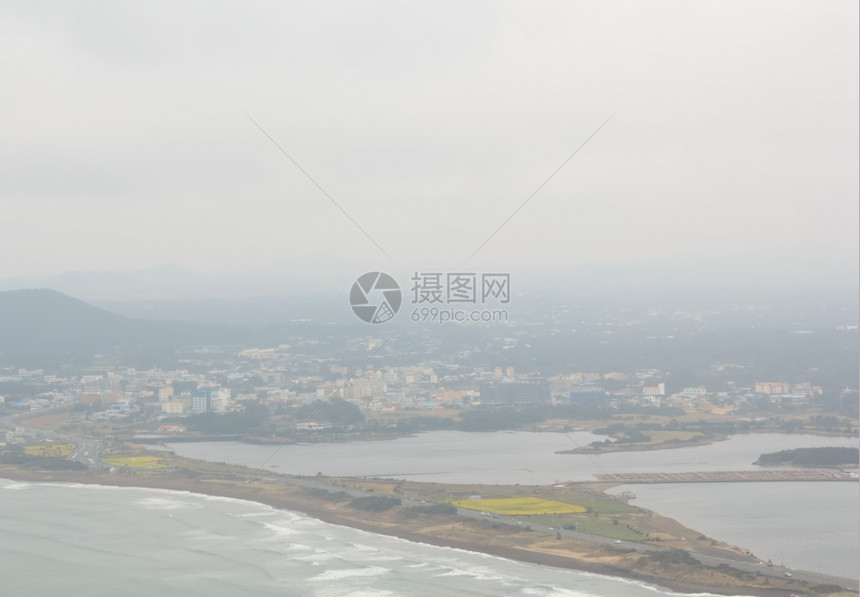 韩国济州岛的冬季风景山地平线天空图片