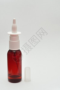 液体药品在白色背景上隔离的鼻喷瓶药店图片