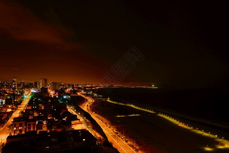 秘鲁首都利马的太平洋海岸佩鲁斯柯区夜晚著名的图片
