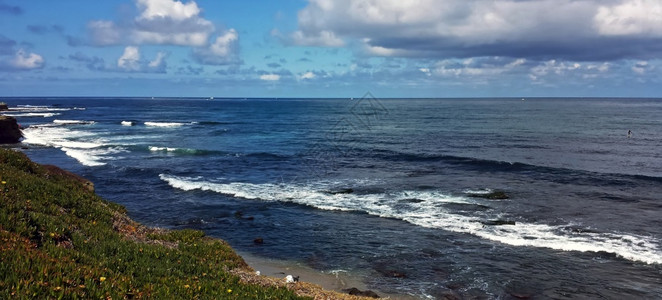 海面浪花图片