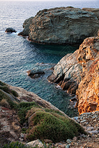 瓦尔塔诺夫垂直的岩石希腊克里特岛洛基海岸图片