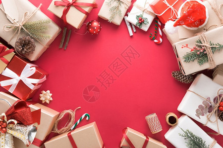 圣诞快乐和新年用于纪念带有复制空间的红纸背景盛庆活动派对假期快乐的图片