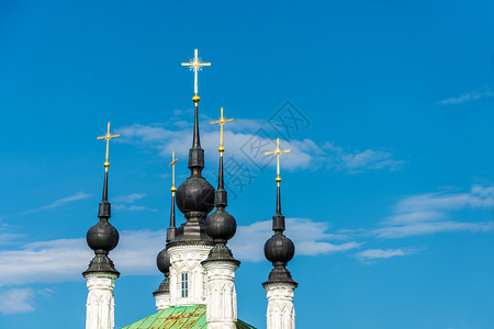 黑穹顶与金对着乌云的天空俄罗斯语文化背景图片