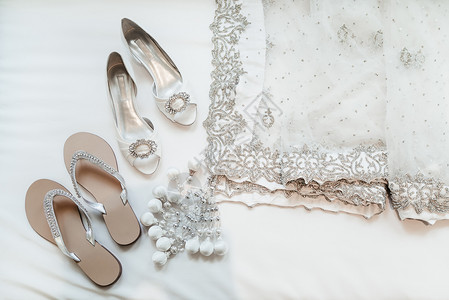 白色婚礼服装鞋子图片