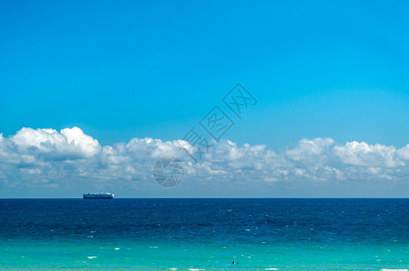 景观海洋西班牙北部坎塔布里亚州桑坦德市夏季海景欧洲自然高清图片素材