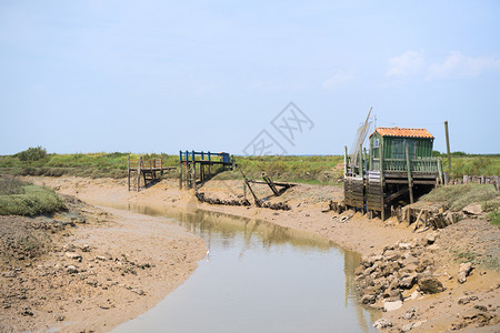 法国夏兰特海滨木制牡蛎小屋夏朗德钓鱼登陆图片