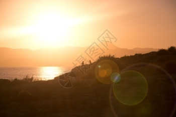 平静的晚上西班牙巴利阿里群岛马洛卡美日落太阳效应马略卡岛图片