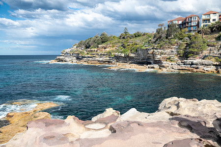 旅游海浪Bondi滩岸线悉尼天图片