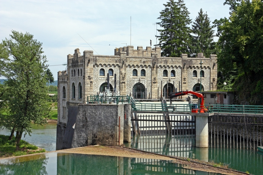 力量植物水电象力发厂Ozalj1这样的城堡建于1908年目前仍在运行克罗地亚图片