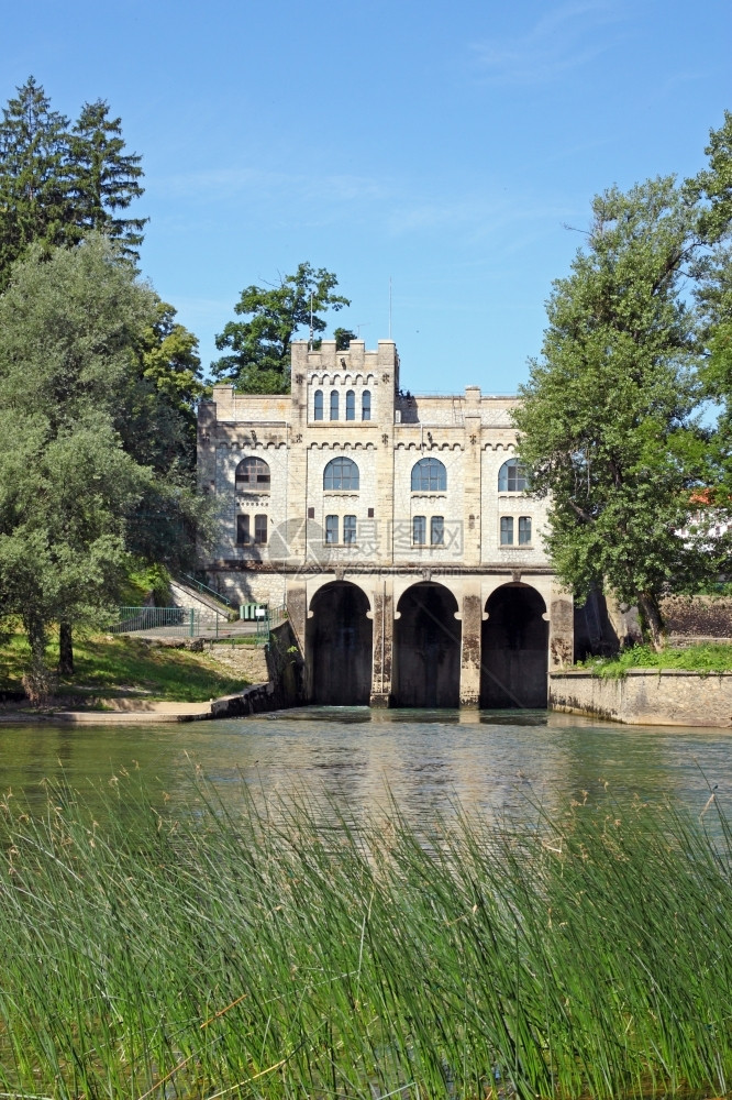 象水力发电厂Ozalj1这样的城堡建于1908年目前仍在运行克罗地亚曾是奥扎利水电图片