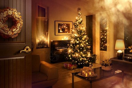 客厅夜晚的圣诞树图片