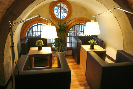 装饰风格阁楼休息室木环阁楼以角为休息之白色的窗户图片