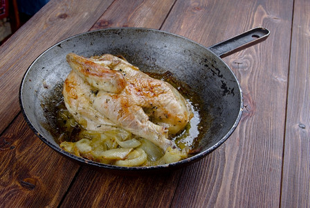 法国烤鸡洋葱炒肉卷式农场的煎鸡肉家盘子法语图片