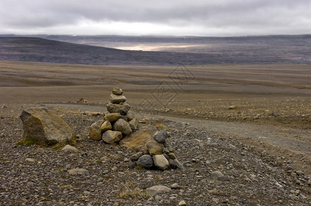 一种冰岛高地空无一物的荒人烟带有伏尔达语象征着安全上路的风俗习惯空虚苔原背景