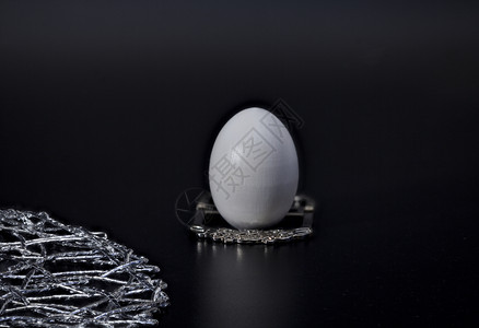 运气最小的银台鸡蛋黑本底复活节图片