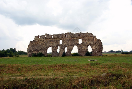 爱沙尼亚15世纪城堡的废墟历史劳斯寺庙图片
